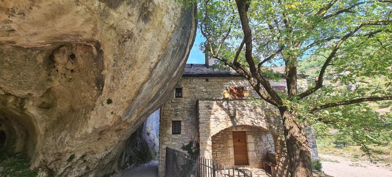 Gite La Cardabelle Ispagnac Buitenkant foto